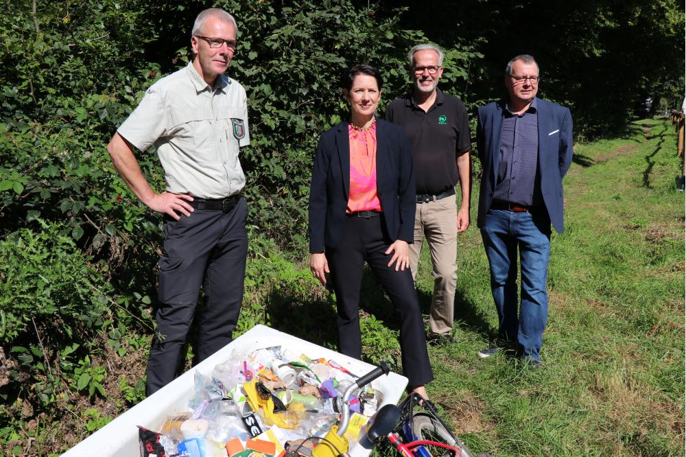 M&uuml;llbeseitigung stellt enorme B&uuml;rde f&uuml;r Forstleute dar